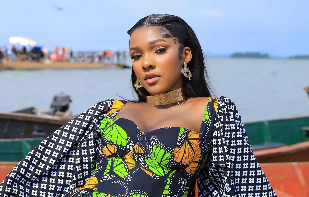 Jowy Landa Insults a Fan Who Booed Her Off Stage