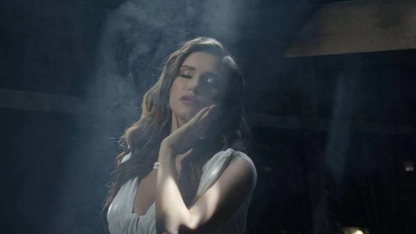 Moroccan artist Hanaa Al Idrissi releases the song "Makmalah Bel Niyyah"